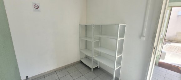 Коммерческая недвижимость 40м² в Декарт, Франция № 272922 3