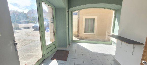 Коммерческая недвижимость 40м² в Декарт, Франция № 272922 5