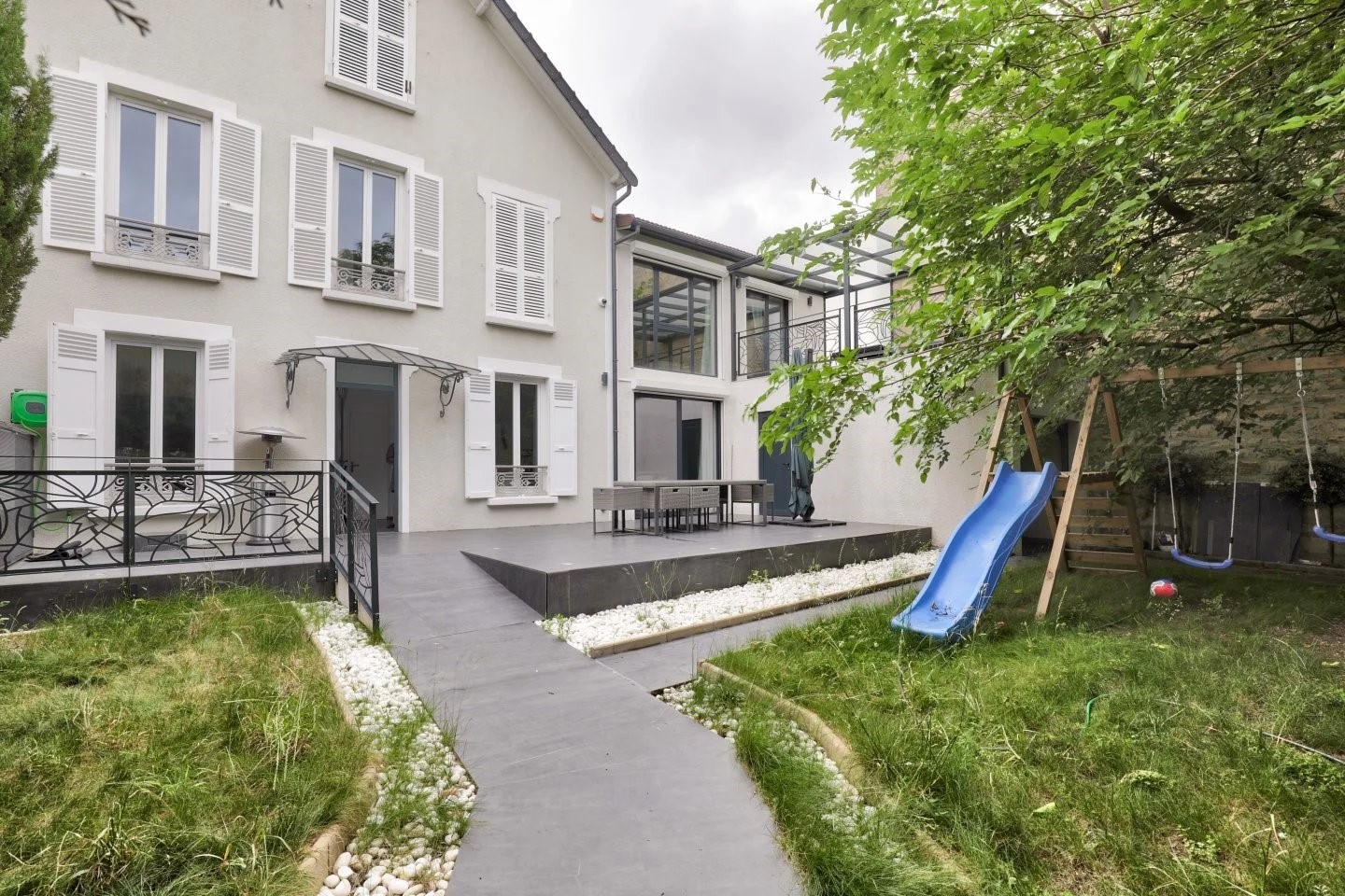 4 Schlafzimmer Haus in La Garenne-Colombes, France, Nr. 347281