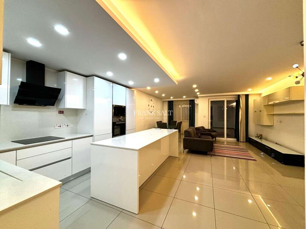 3 bedrooms Apartment in Saint Julian's, Malta No. 5374