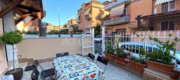 2 rooms Apartment in Rome, Italy No. 270344 4