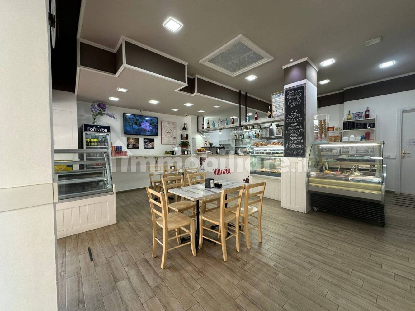 2غرفة عقار تجاري في Milazzo, Italy رقم 375201