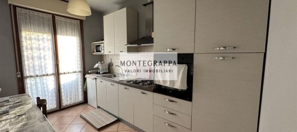 Apartamento de 3 dormitorios en Riese Pio X, Italy No. 359181 8