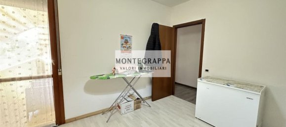Apartamento de 3 dormitorios en Riese Pio X, Italy No. 359181 15