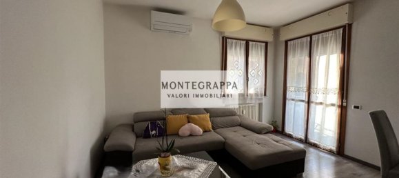 Apartamento de 3 dormitorios en Riese Pio X, Italy No. 359181 3