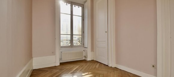3 bedrooms Apartment in Lyon, France No. 346433 8