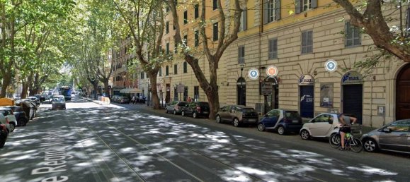5 rooms Commercial property in Rome, Italy No. 70050 3