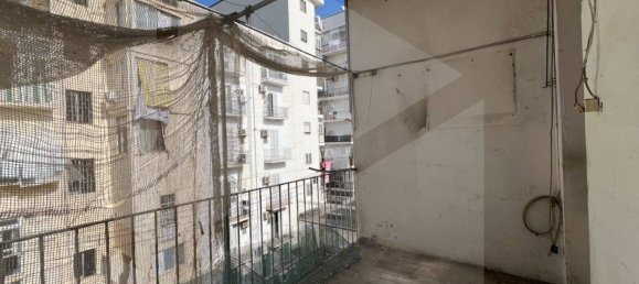 4-salle Appartement à Bari, Italy No. 18423 8