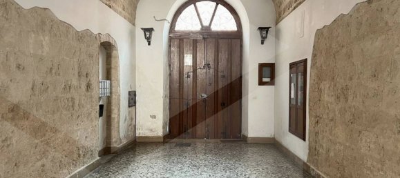 4-salle Appartement à Bari, Italy No. 18423 26