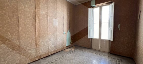 4-salle Appartement à Bari, Italy No. 18423 4