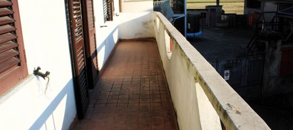 Дом с 5 комнатами в Трино, Италия № 72369 48