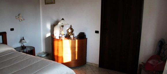 Дом с 5 комнатами в Трино, Италия № 72369 44