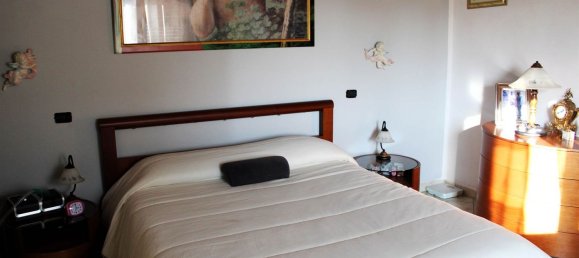 Дом с 5 комнатами в Трино, Италия № 72369 45