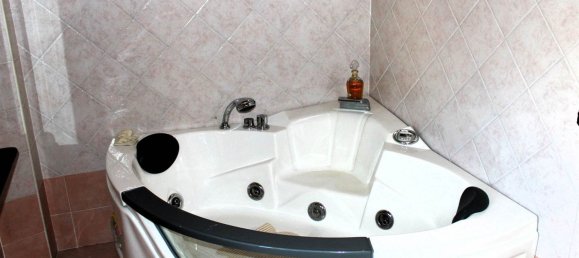 Дом с 5 комнатами в Трино, Италия № 72369 32