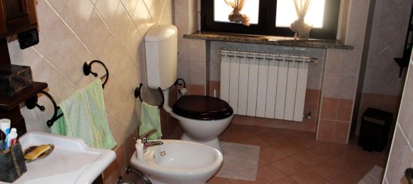 Дом с 5 комнатами в Трино, Италия № 72369 29