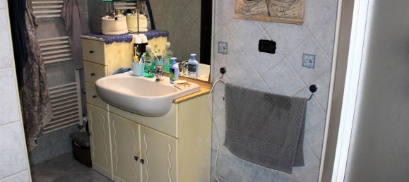 Дом с 5 комнатами в Трино, Италия № 72369 24