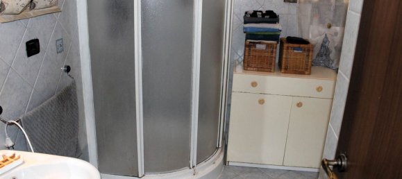 Дом с 5 комнатами в Трино, Италия № 72369 22