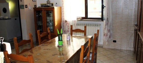 Дом с 5 комнатами в Трино, Италия № 72369 10