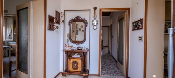 3 bedrooms Villa in Castel Goffredo, Italy No. 326527 3
