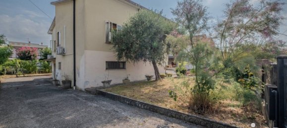 3 bedrooms Villa in Castel Goffredo, Italy No. 326527 2