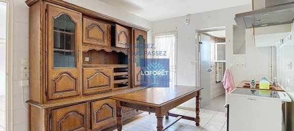 3 bedrooms Commercial property in Creil, France No. 91844 5