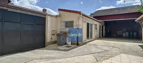 3 bedrooms Commercial property in Creil, France No. 91844 13