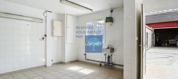 3 bedrooms Commercial property in Creil, France No. 91844 3