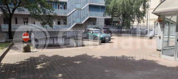  مرآب في Milan, Italy 21متر مربع رقم 350903 3