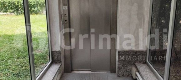  مرآب في Milan, Italy 21متر مربع رقم 350903 2