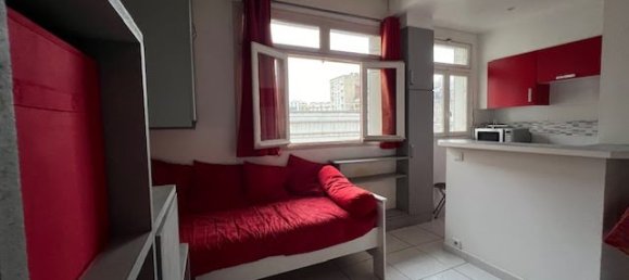 Studio in Tours, France No. 47970 6