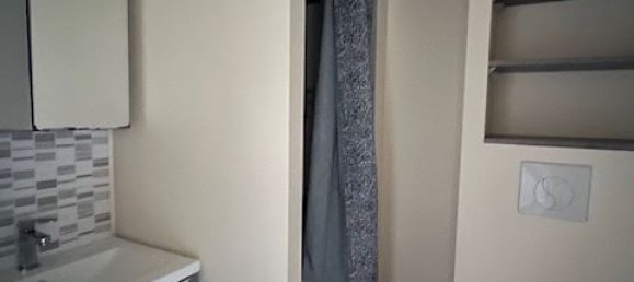 Studio in Tours, France No. 47970 9