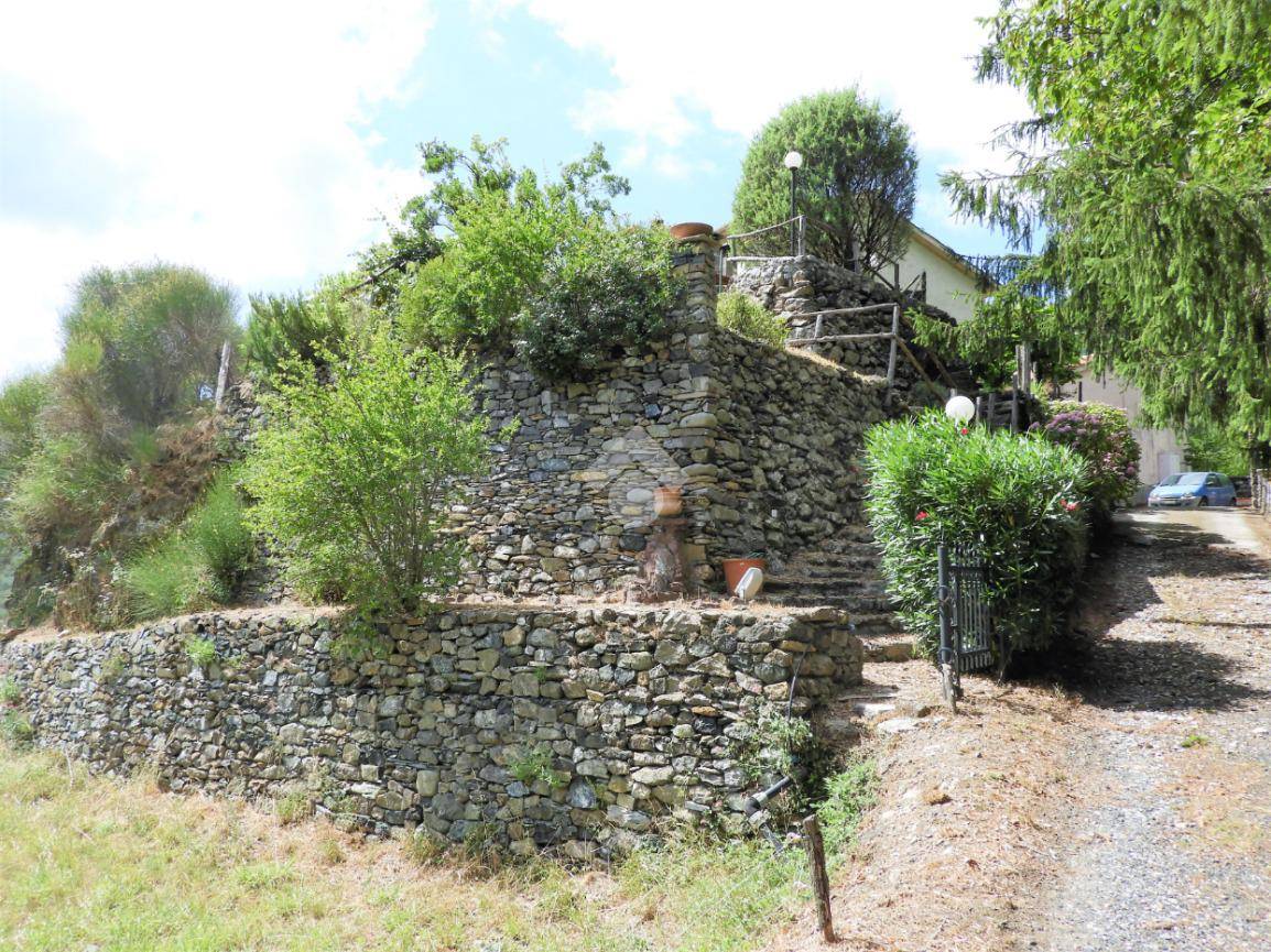 5 bedrooms Castles in Ne, Italy No. 124471