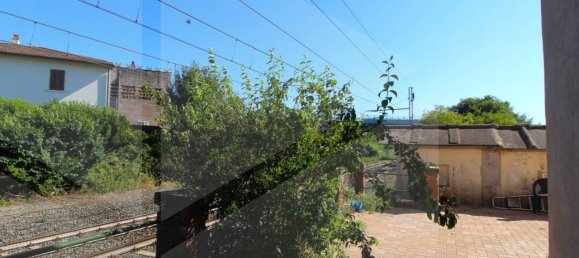 Apartamento de 4 divisões em Pontedera, Italy N.º 24227 20