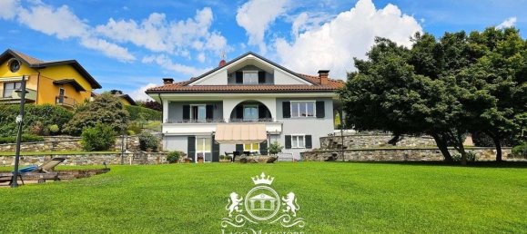 5 bedrooms Villa in Arizzano, Italy No. 135949 12
