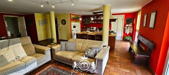 5 bedrooms Villa in Arizzano, Italy No. 135949 30