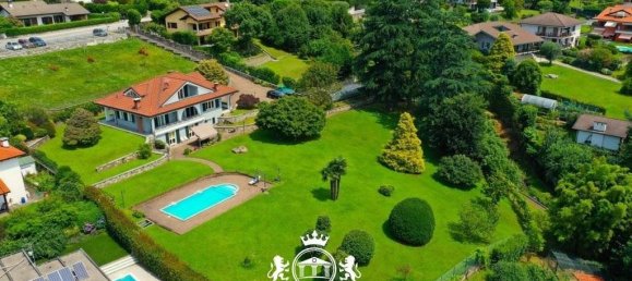 5 bedrooms Villa in Arizzano, Italy No. 135949 3