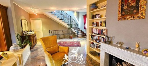 5 bedrooms Villa in Arizzano, Italy No. 135949 25