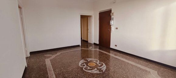 7غرفة شقة في Genoa, Italy رقم 211450 3