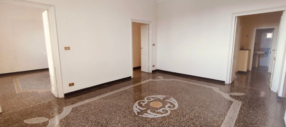 7غرفة شقة في Genoa, Italy رقم 211450 4