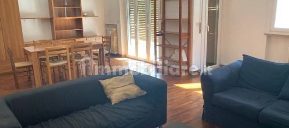 3 bedrooms Apartment in Parma, Italy No. 292816 2