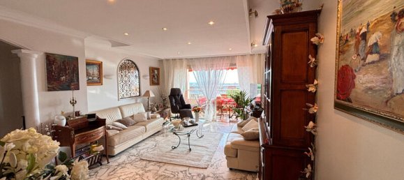 Apartamento de 2 dormitorios en Nice, France No. 329976 5