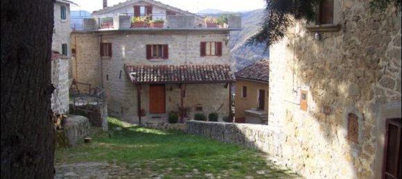 Casa de 6 habitaciónes en Valle Castellana, Italy No. 175104 14