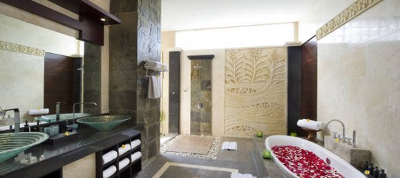 5 bedrooms Villa in Seminyak, Indonesia No. 2922 2