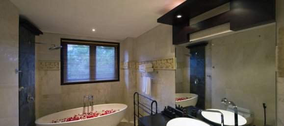 5 bedrooms Villa in Seminyak, Indonesia No. 2922 4