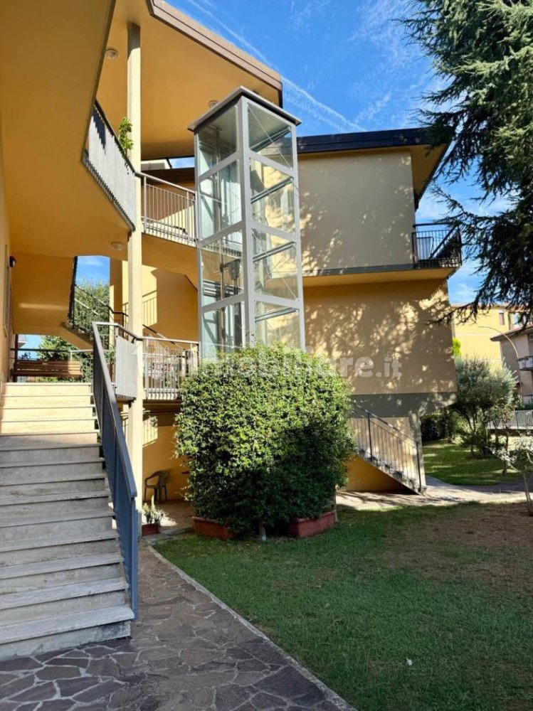 Apartamento de 2 dormitorios en Scandicci, Italy No. 375668