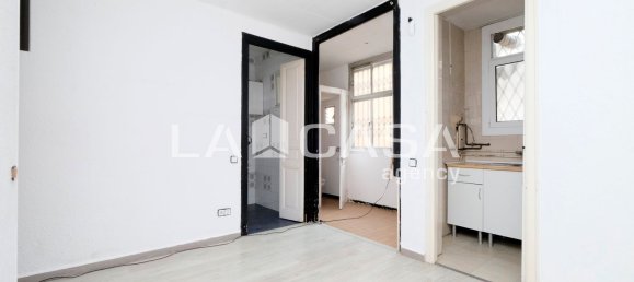 3 bedrooms Apartment in Barcelona, Spain No. 169878 4
