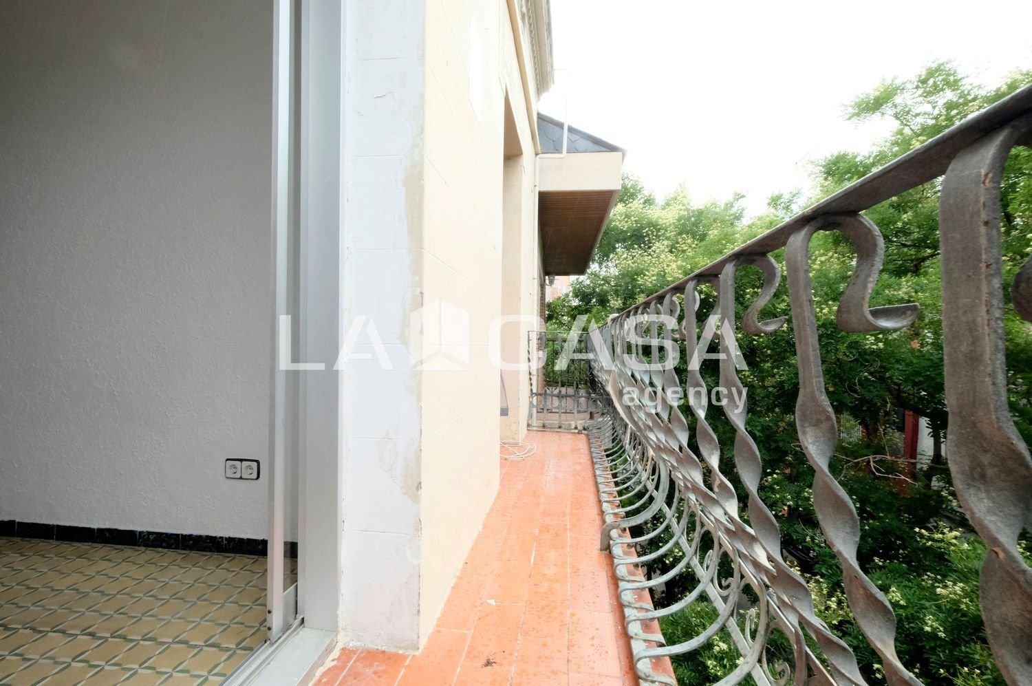 3 bedrooms Apartment in Barcelona, Spain No. 169878