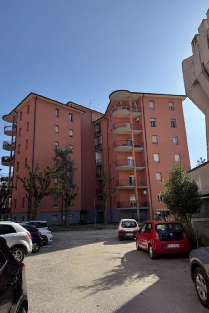 5 bedrooms Apartment in Cento, Italy No. 321432