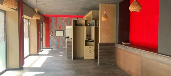  عقار تجاري في Monza, Italy 180متر مربع رقم 359783 2