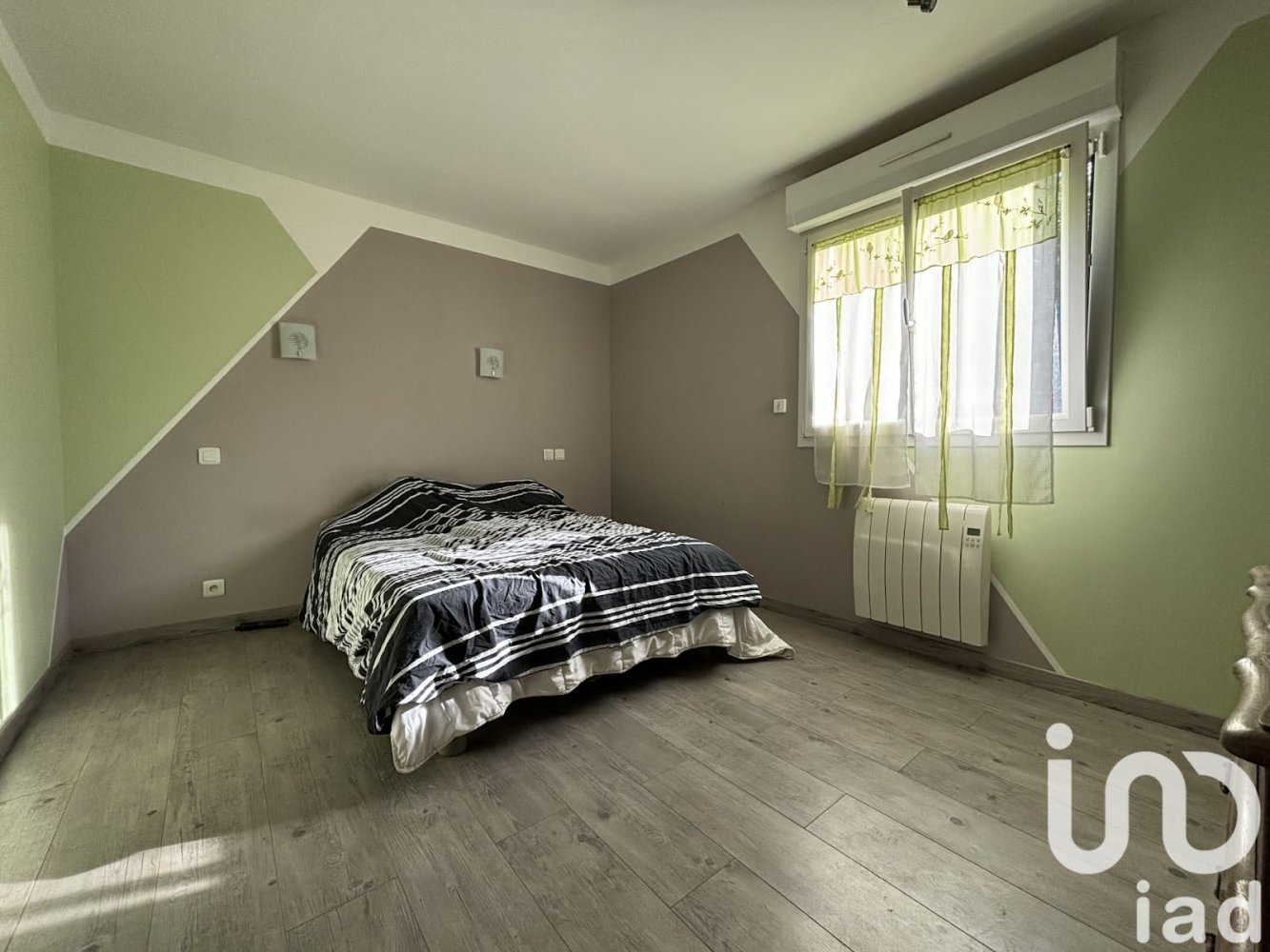 Casa de 4 dormitorios en Sus-Saint-Leger, France No. 255275